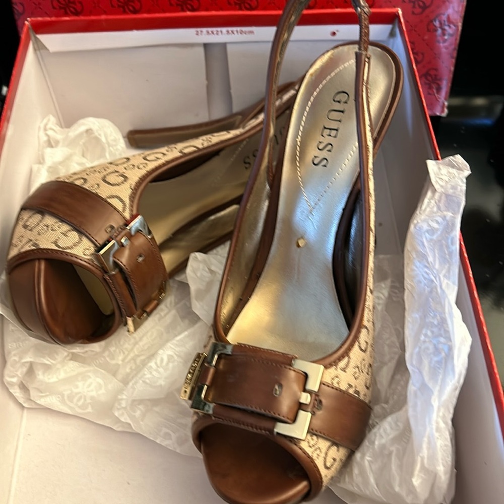Guess, woman size  7.5 natural multifabric sling back heels